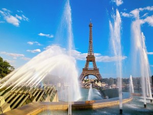 France Eiffel Tower-Warsaw Fountain Wallpaper
