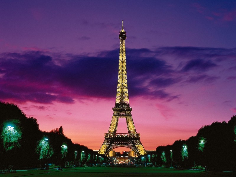Eiffel Tower Dusk-Paris France Wallpaper