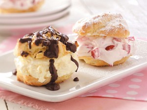 French Cream Puffs Wallpaper