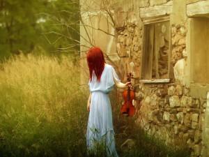 Redhead Violinist Girl Wallpaper