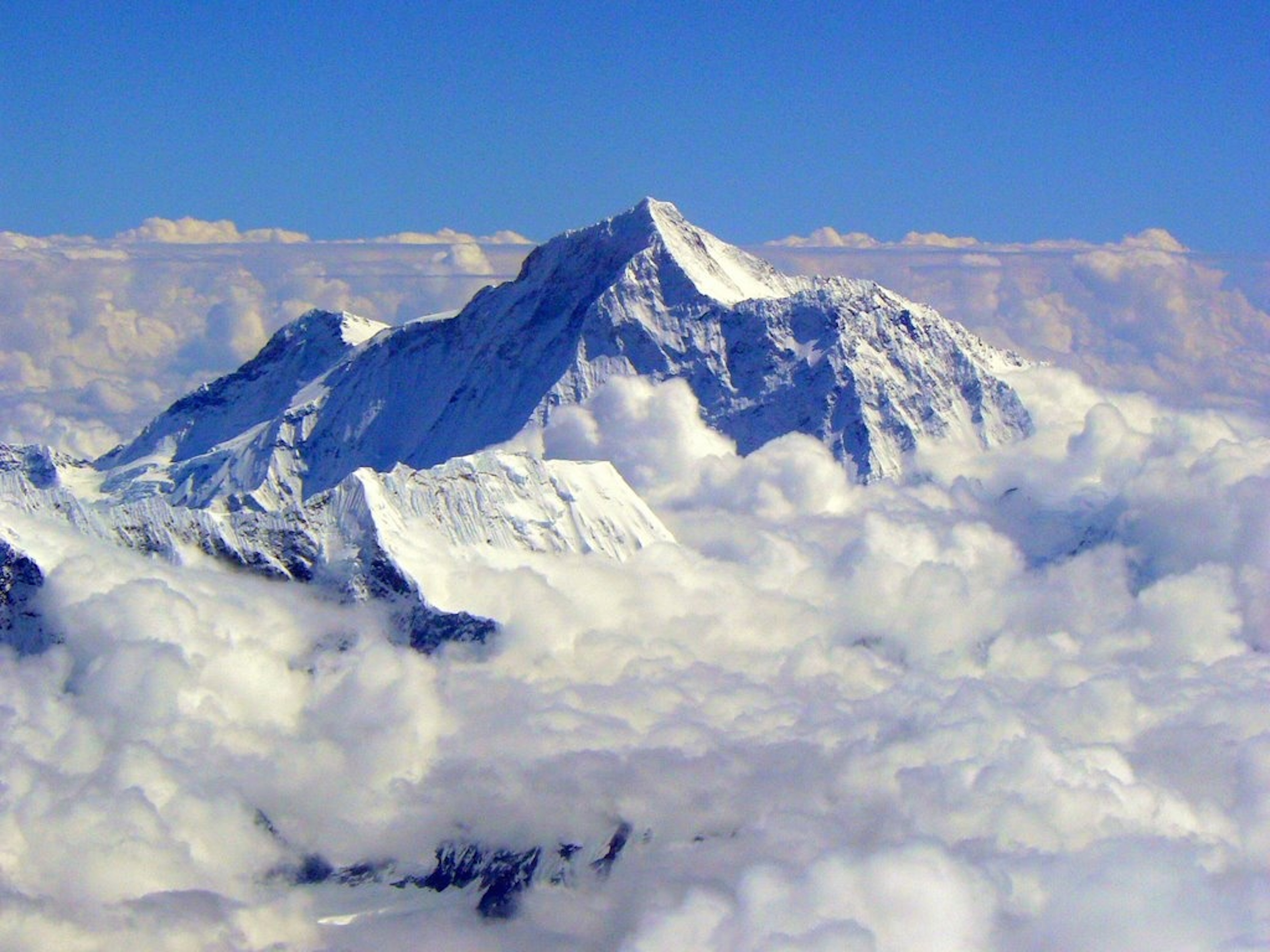 Высота эвереста высочайшая. Эверест Джомолунгма. Гималаи гора Джомолунгма. Горы : Гималаи (Эверест 8848м). Гималаи и Эверест высота.